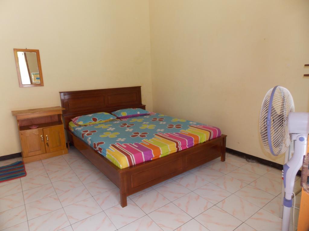Hotel Putra Sindang Asih Batukaras Kamer foto