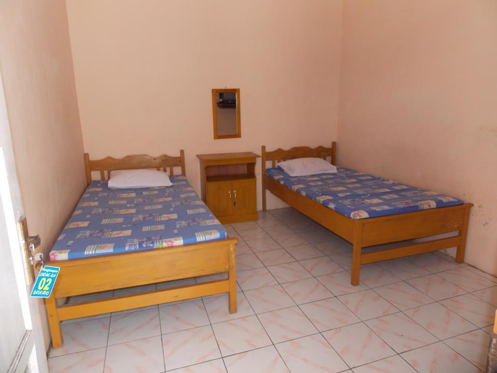 Hotel Putra Sindang Asih Batukaras Buitenkant foto